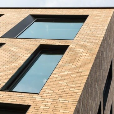 Outdoor-Wall-Cladding-Highland-Brick-Tile-in-Pakistan